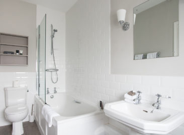 Fabulous room 28 bathroom - The Swan Southwold