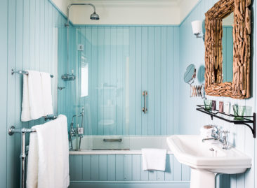 Fabulous Room 31 bathroom - The Swan Southwold