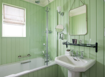 Fabulous room 39 bathroom - The Swan Southwold
